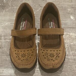 Women’s Skechers Air-Cooled Memory Foam Brown Suede Shoes Size 7